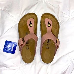 Birkenstock Big Buckel Gizeh in color Old Rose